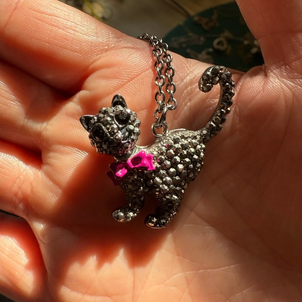 Elegant Cat Pendant‎ Necklace